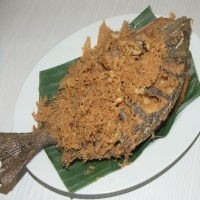 Makan Seafood di Resto Makassar