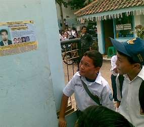 Poster Noordin M Top Masuk Sekolah