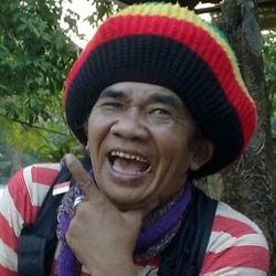 Mbah Surip Pernah Buka Warung Kopi