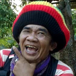 Manajemen Bantah Jadikan Mbah Surip Sapi Perah
