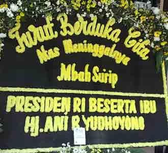 Bunga untuk Almarhum Mbah Surip