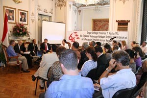 Demokrasi Satu-satunya Pilihan Agar Negara Bertahan Lama