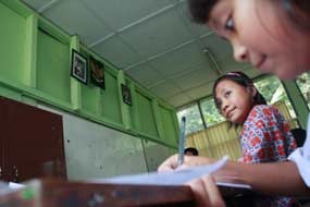 SMP 86 Jakarta Nyaris Roboh