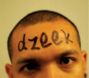 dzeek Kembali Lewat Self-titled