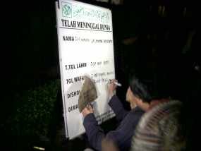 Jenazah WS Rendra Disalatkan Usai Salat Jumat