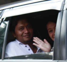 Rhani Serius Saat Reka Ulang, Senyum Saat Pulang
