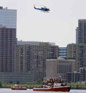 Helikopter dan Pesawat AS Tabrakan