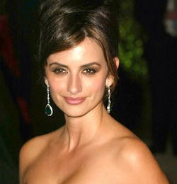 Penelope Cruz Bikin Sutradara Homo Terangsang 