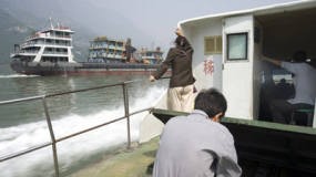 Tak Kuat Diomeli Istri, Pria Nekat Terjun ke Sungai