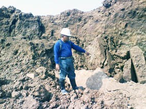 Tanggul Penahan Lumpur Porong Kembali Ambles