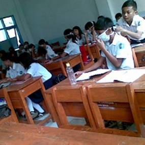 Giliran Murid yang Awalnya Sehat Kini Tertular