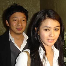 Revalina Nyanyi Sampai Malaysia