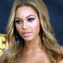 Beyonce Panik Digoyang Gempa Tokyo