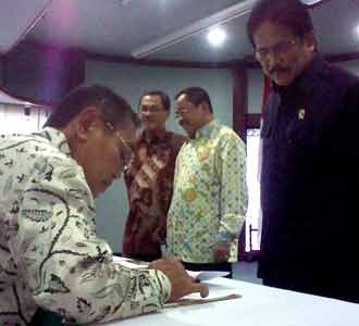 Sofyan Djalil Lantik Pengurus BUMN