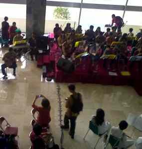 Orkes Anak Hibur Tamu DPR