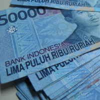 Rupiah Tenang di Akhir Pekan