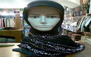 Jilbab Cantik Berhias Kristal Swarovski