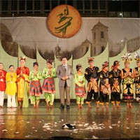 Krida Budaya Mahasiswa UI Tampil Hebat di Hungaria