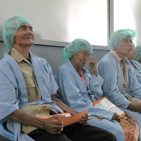 Hindari Katarak dengan Kacamata Hitam