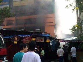 Diduga Ada Unsur Kesengajaan dalam Kebakaran Gedung Gloria