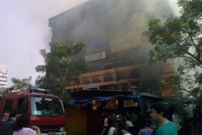 Pemadaman Api Terhambat Masalah Peralatan 