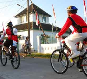 Bersepeda Berwisata Sejarah