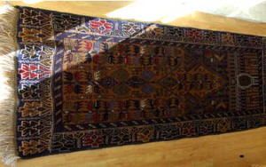 Menggunting Sajadah
