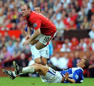 Rooney Sang Penentu