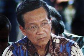 Tommy Nyalon Ketum Golkar, Sultan Tak Mau Ikut Campur
