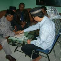 Tahanan Menikah di Dalam Sel