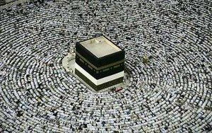 Gara-gara Travel Ban Saat Ramadan, Ekonomi Arab Saudi Tekor 40%