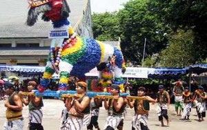 Warak Ngendhog, Maskot Pawai Ramadan di Semarang
