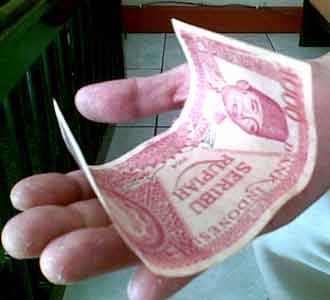 Uang Soekarno Bisa Melengkung