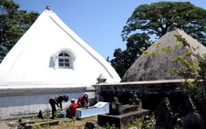  Ziarah di Makam Syekh Yusuf 