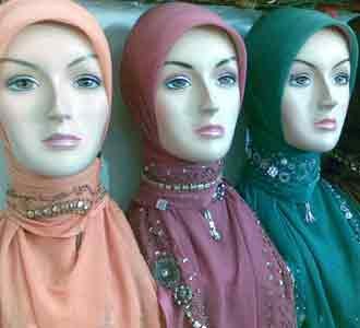 Berburu Barang Ala Manohara