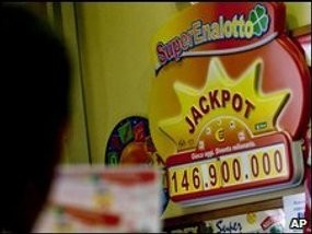 Warga Desa Menang Lotere Senilai Rp 2,22 triliun!