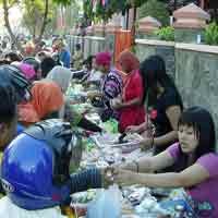 Ramadan, PSK dan Penyanyi Kafe Sumenep Jual Takjil