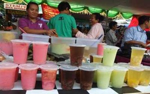 Pasar Kaget Pedagang Bukaan Puasa di Jl Mansyur Medan