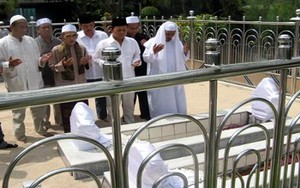 Makam Sunan Ampel Steril dari Pengemis