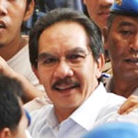 Tuntut Hukuman Mati, Demonstran Bakar  Foto Antasari Azhar di Makassar