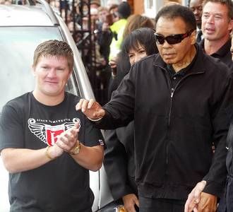 Keharuan di Kunjungan Ali 