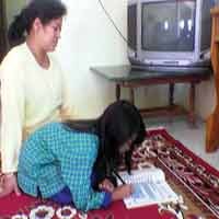Cerdaskan Anak, Warga Magetan Matikan Televisi Saat Maghrib