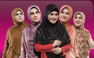Kadungora, Bagi-bagi Kerudung Pertama Gratis ala Rabbani