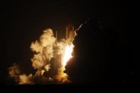 Terangi Florida, Pesawat Ulang Alik Discovery Meluncur