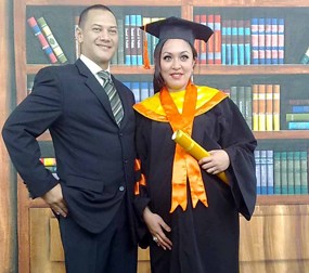 Jelang Melahirkan Angelina Sondakh Diwisuda