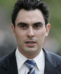 Seorang Menteri Australia Hilang Saat Mendaki Gunung