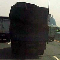 Jelang Lebaran, Sopir Truk Keluhkan Pungli Jembatan Timbang di Riau