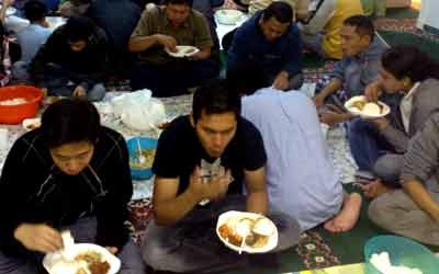 Menikmati Buka Puasa di Berlin