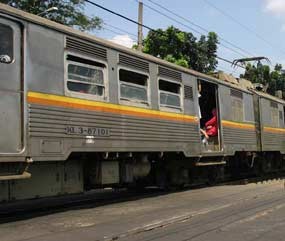 Bengkel Kereta Manggarai Sibuk Sambut Lebaran