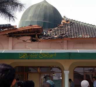 Masjid & Rumah Hancur Akibat Gempa
